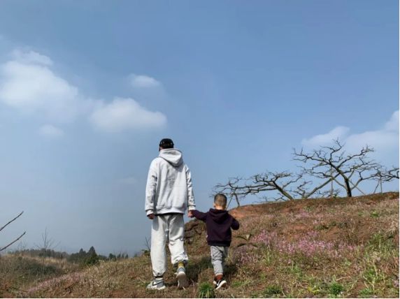 青春期的孩子为何不爱和父母沟通